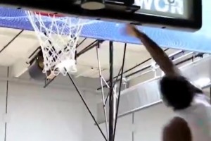 库里有被惊讶到！18年青涩的华子参加库里训练营，大放异彩！