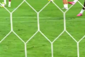 状态还不错！拉什福德训练中展现射术！