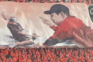 看台打出王大雷与抗癌男孩Tifo，孩子妈妈：一个月收到近30万捐款