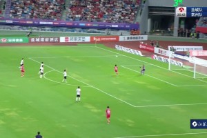 盐城队球员打出因扎吉式反越位！可惜最后射门打了飞机