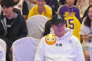 京津德比和谐局面：津门虎球迷向国安球员鼓掌