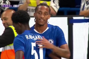 高级货！安特维下底回做，佩德罗跟进低射轻松打进！