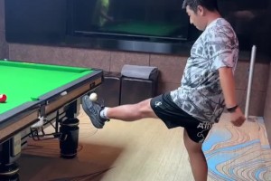 切勿模仿！踢足球和打台球的都沉默了
