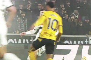 投名状？可能就是这场比赛，让曼联决定要签下库尼亚！