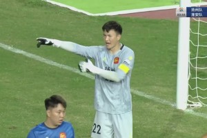 世界级反应！扬州队门将这个近距离扑救真的神了！