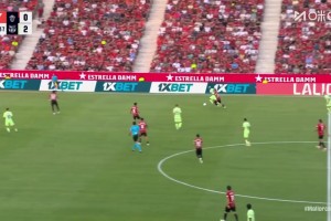 马洛卡雪上加霜！莫尔莱内斯放倒亚马尔！两黄变一红被被罚下！