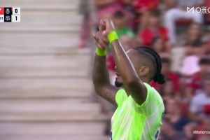 精彩连线！亚马尔传中送助攻！拉菲尼亚跟进头球攻门得手！