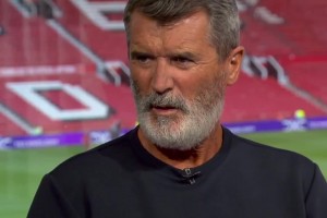 曼联新援塞斯科替补登场，现场观众爆发出热烈的欢呼声