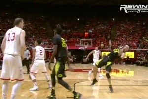 打2K没开加速器？狄龙当年这炸裂假摔，假到被全场球迷狂嘘