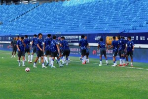 青岛孩子回家乡！薛庆浩:很高兴回到这里，希望能拿到胜利！