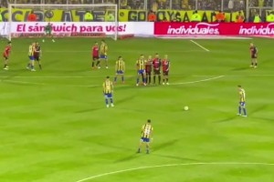 这就叫自信！球还没入网，迪马利亚已经开始庆祝了