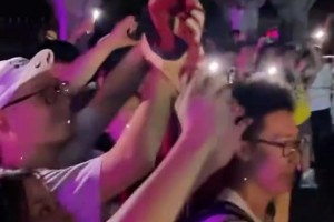 横冲直撞似GTA情节，詹姆斯球迷深夜上演“追车大战”，始终将安全意识抛在脑后