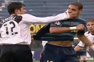 记者佟艺：国安输的心服口服，但接受不了，泰山球员全员鸡血