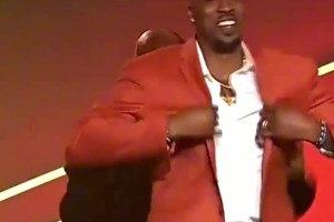 霍华德进名人堂，很惊讶老詹也来了：勒布朗来了！感谢大兄弟