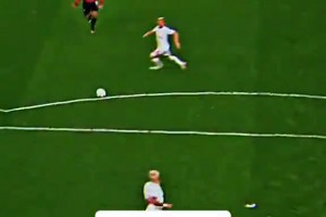 网传奥纳纳租借离开曼联，国外网友创作了一首《奥纳纳离去之歌》