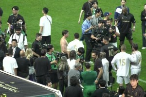 退役后的贝尔这身材越来越炸裂了