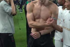 网友：鲁尼和贝尔站在一起感觉恍如隔代