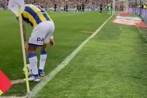 这就是常务副球王的实力！37岁老将迪马利亚角球直接破门