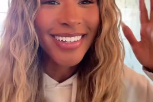 保养得不错！近距离感受下詹嫂萨瓦娜的颜值，牙齿是真的白