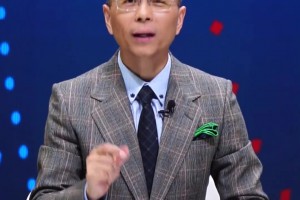 詹俊：这轮比赛有9个90分钟后的进球，英超刮起了肌肉复古风