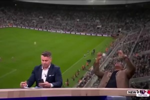 真名宿！赖特补时阶段为阿森纳祈祷，加布绝杀后激情狂欢手舞足蹈